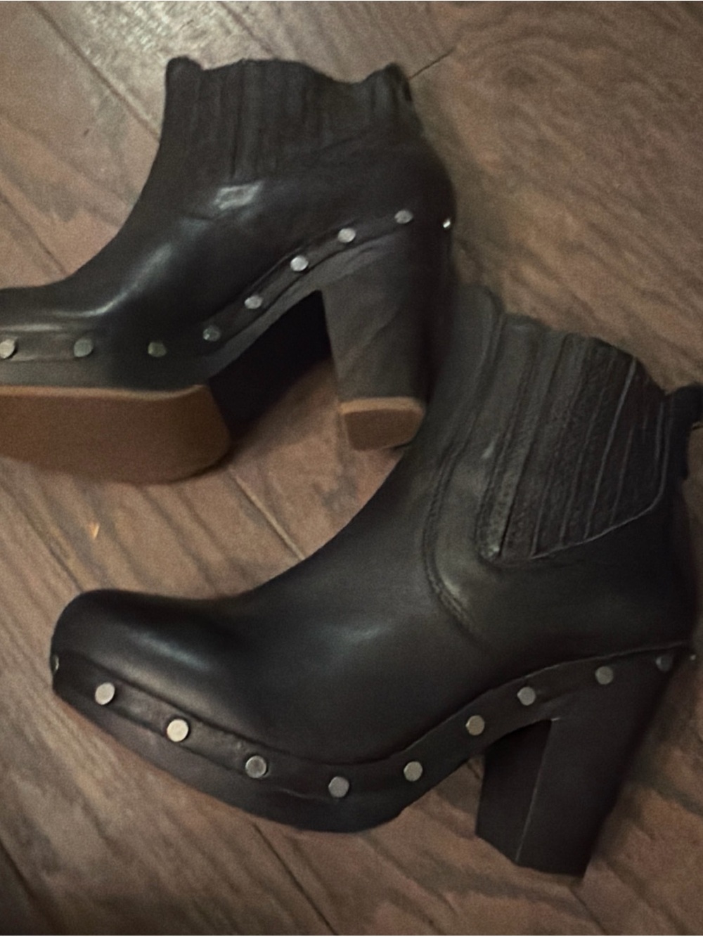 Ugg Carberry Black Studded Leather Platform Boots SZ 9